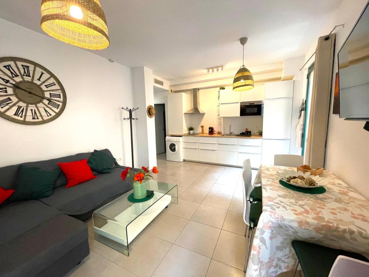 Skysea Holidays City Center Suites Málaga Kültér fotó