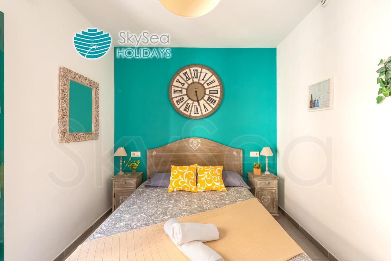 Skysea Holidays City Center Suites Málaga Kültér fotó