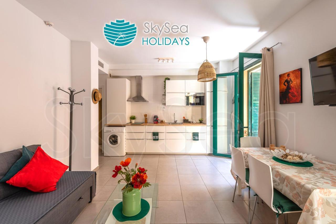 Skysea Holidays City Center Suites Málaga Kültér fotó