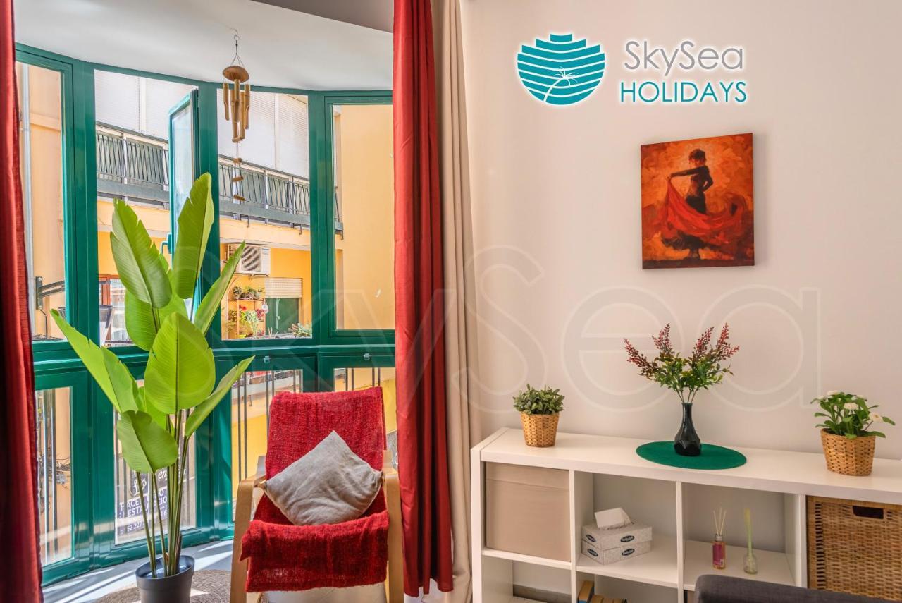 Skysea Holidays City Center Suites Málaga Kültér fotó