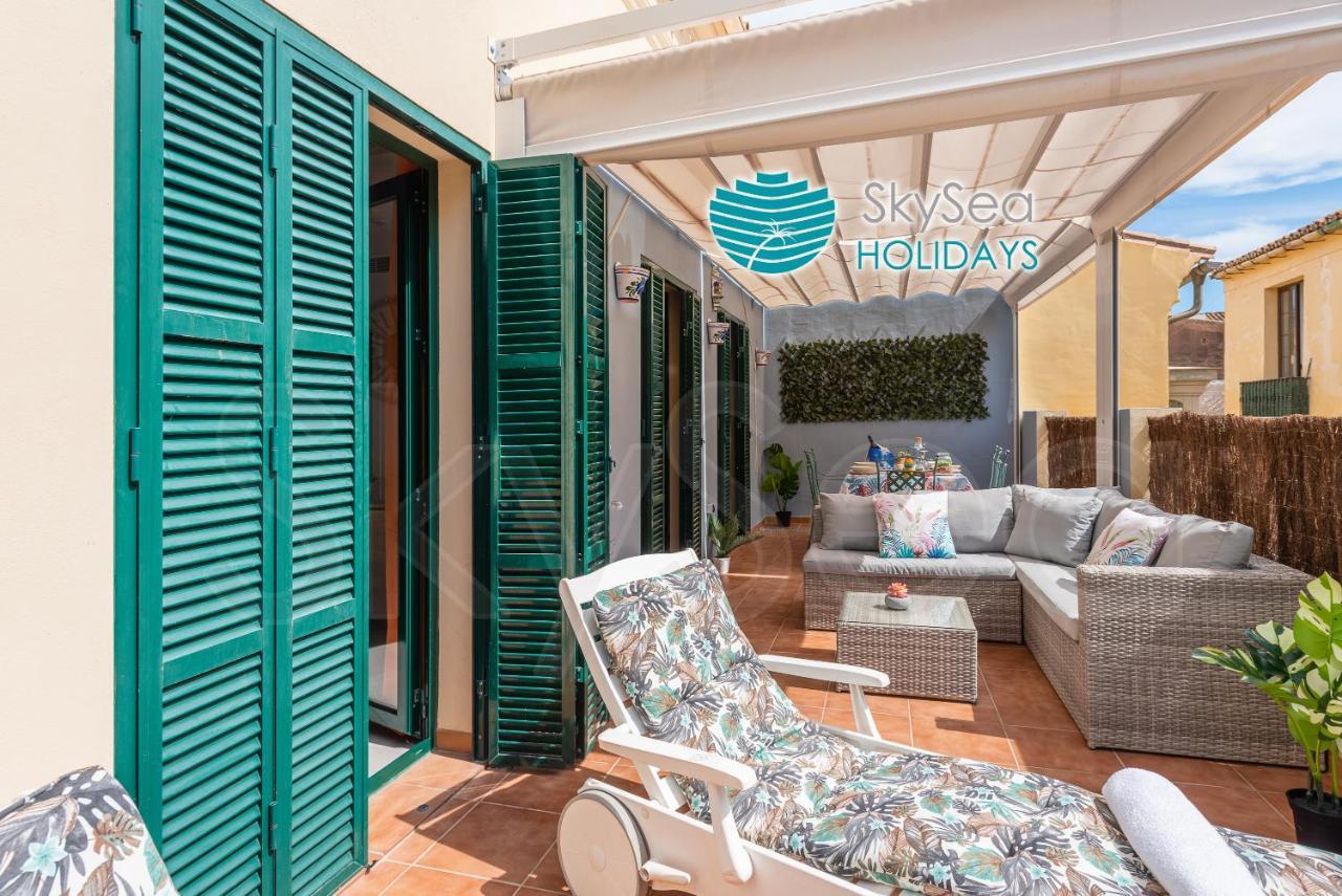 Skysea Holidays City Center Suites Málaga Kültér fotó