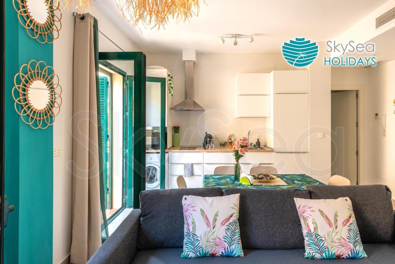 Skysea Holidays City Center Suites Málaga Kültér fotó
