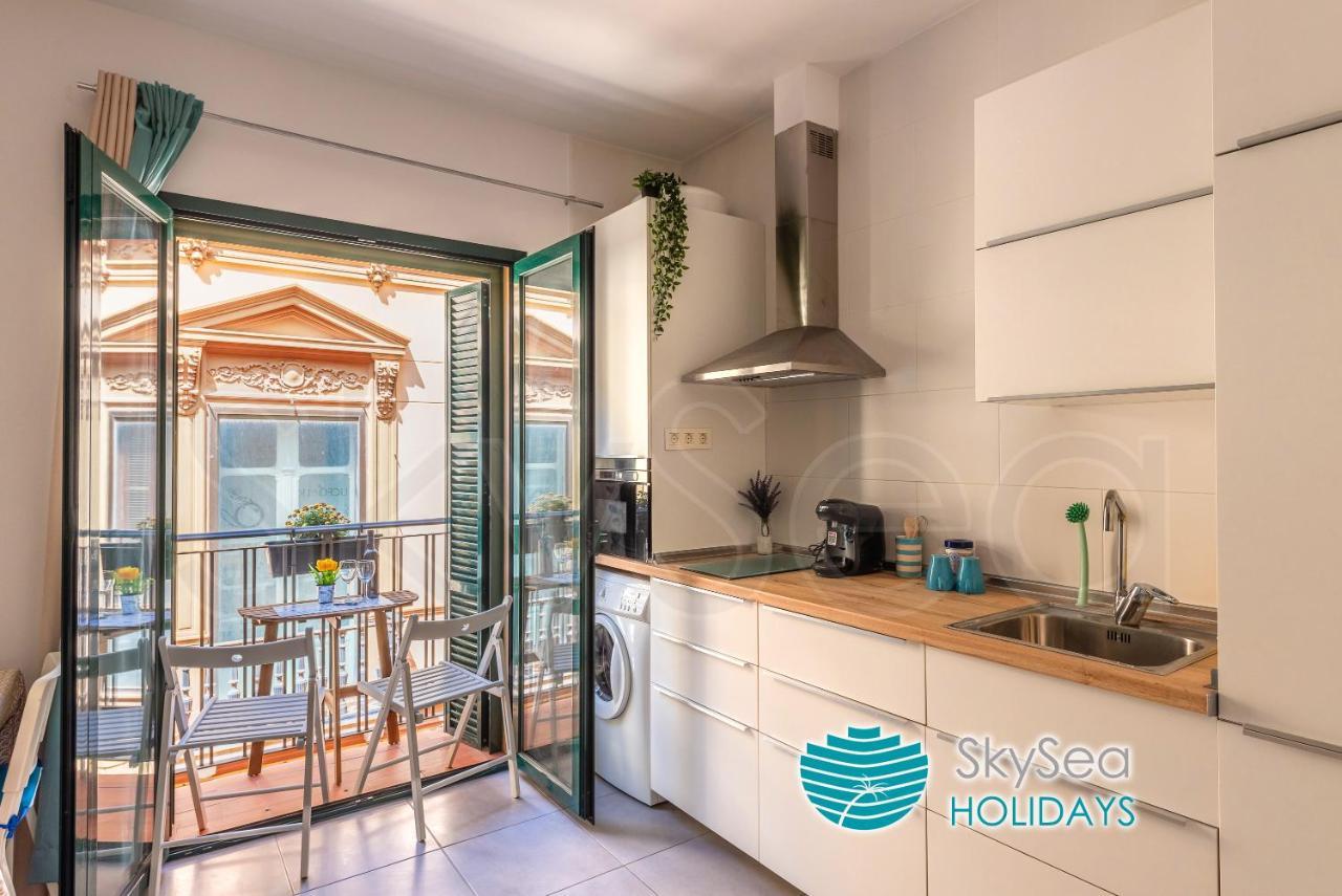 Skysea Holidays City Center Suites Málaga Kültér fotó