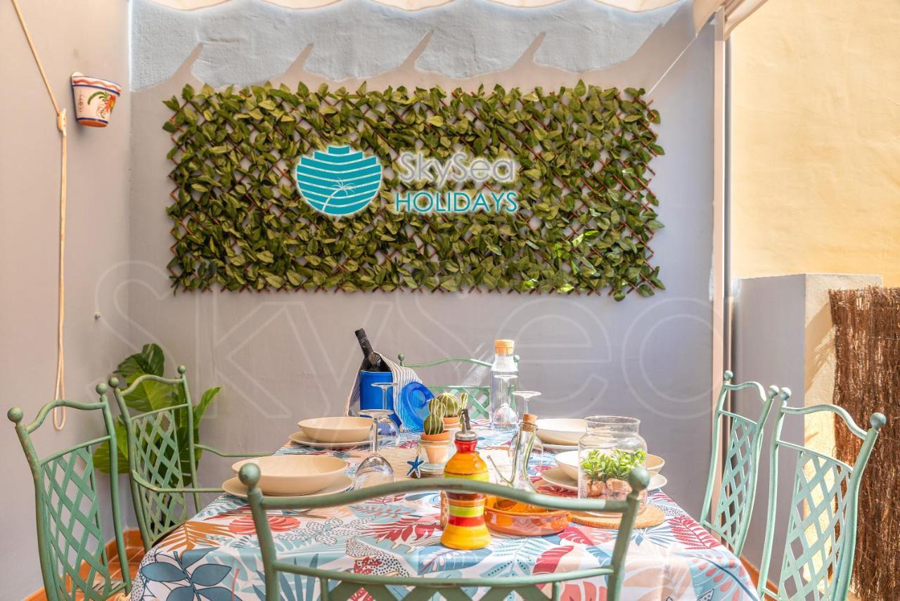 Skysea Holidays City Center Suites Málaga Kültér fotó